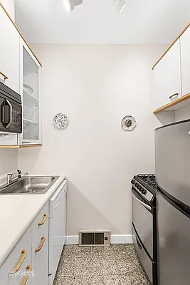 Sold by Citi Habitats | media 13