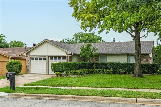1st image of 2407 Heathercrest Dr