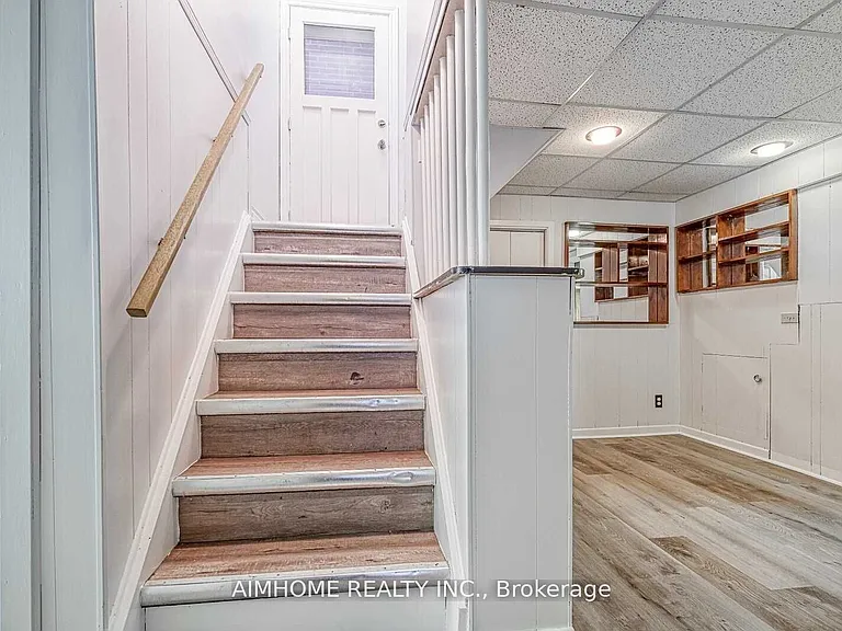 26 Frances Cres — Photo 13