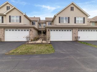 377 Bluegrass Pkwy, Oswego, IL 60543