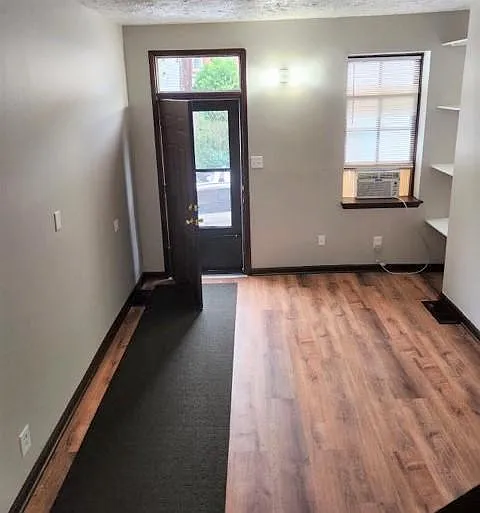 1421 Hamlin St #1421 — Photo 2