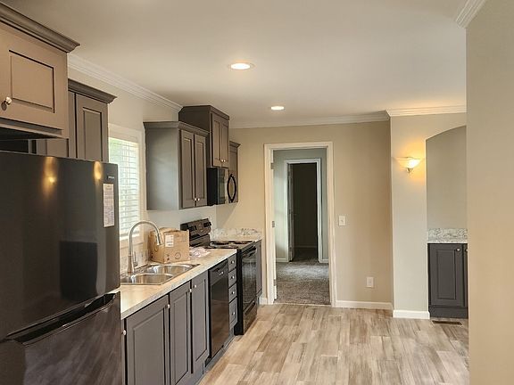 5th image of 5624 E Shore Dr
