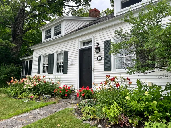 48 Lincoln Street, Paris, ME 04281