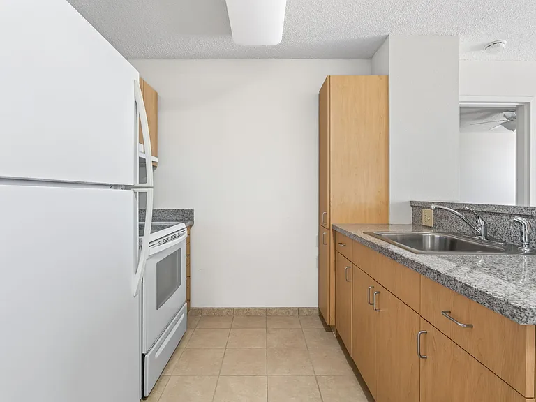 1315 Kalakaua Ave #2410 — Photo 2