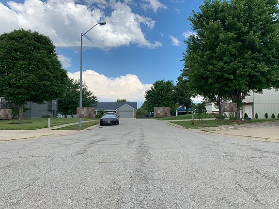 5th image of 18705 E 10th Terrace Ct N