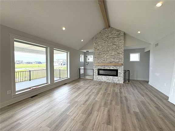 3rd image of 17706 Oakwood Dr