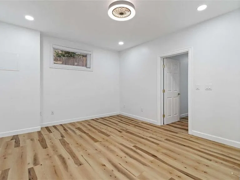 1711 Summit Glen Ln — Photo 30