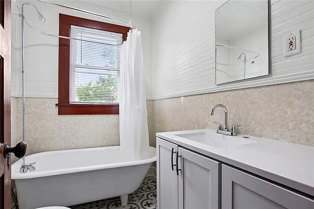 1029 Dolhonde St — Photo 8