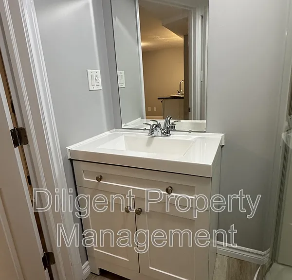 736 Stormont St #LOWER — Photo 21