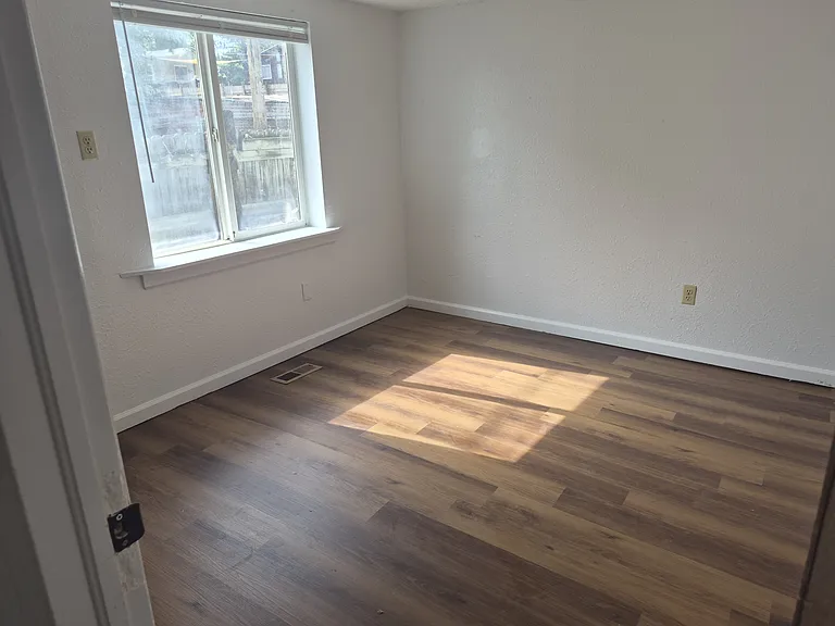 110 Pierce St — Photo 5