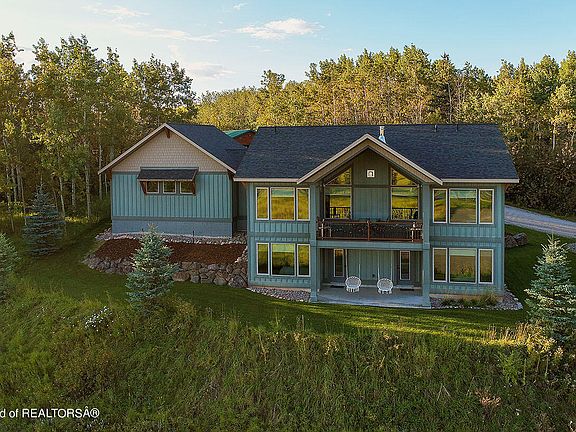 3rd image of 17 Sugarloaf Dr