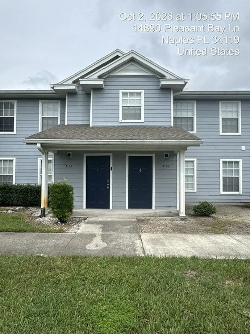 Upper Unit 2/2 available in Naples! Annual Rental! — Photo 1