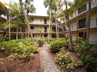5220 Las Verdes Circle #220, Delray Beach, FL 33484