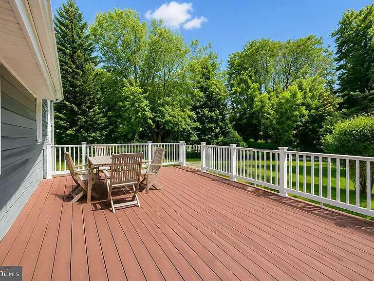 947 Cherry Hill Rd — Photo 33