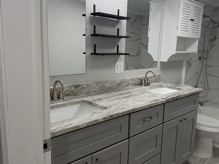 622 Ayer St — Photo 8