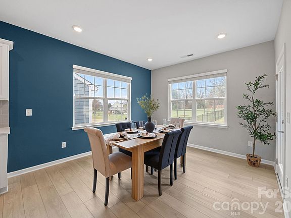 4th image of 154 White Apple Way