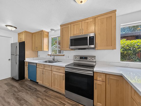 3rd image of 5025 S 167th St