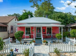 209 W Saint George St, Southport, NC 28461