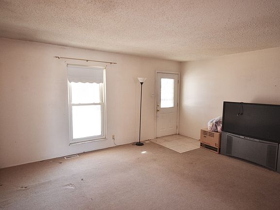 3rd image of 2505 Black Pine Ct