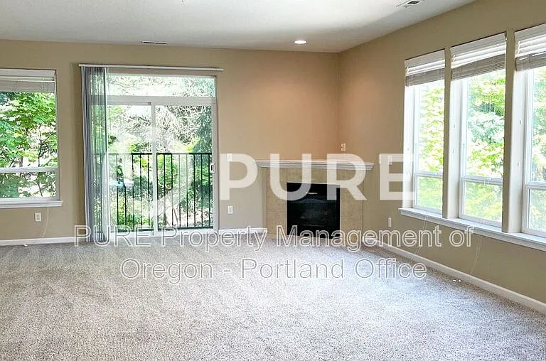 2806 Raymond St — Photo 2