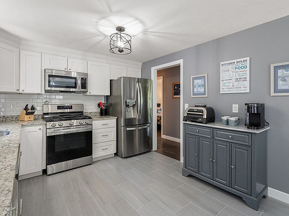 5th image of 14 Kendall Park