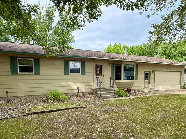 940 Lilac Dr, Sauk Centre, MN 56378