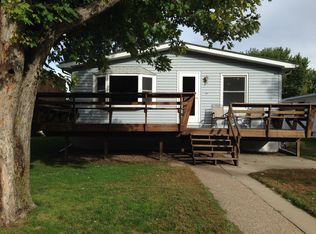 1015 N 4th St, Guttenberg, IA 52052