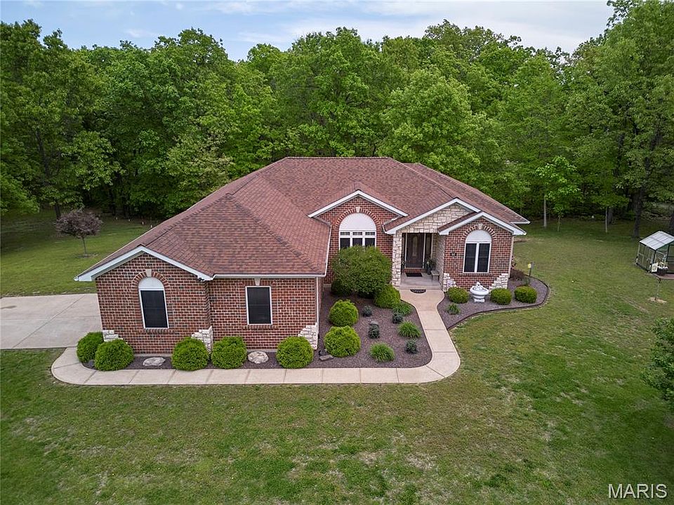 1st image of 60 Lake Lawrence Ln