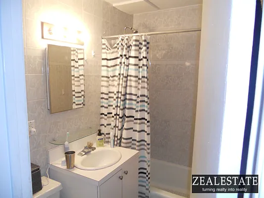 Rented by ZealEstate Group Inc | media 9