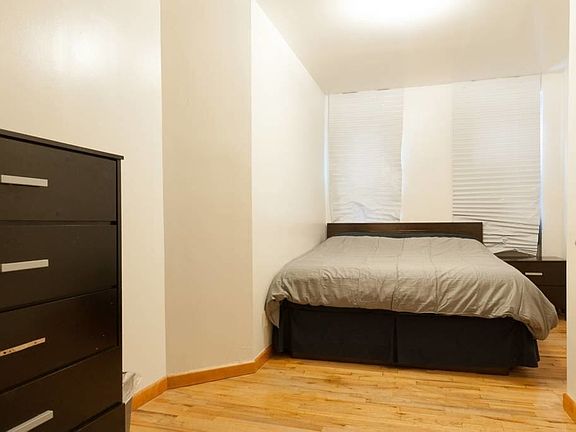 4th image of 136 E 31st St APT 3