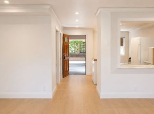8860 Villa La Jolla Dr #1, La Jolla, CA 92037