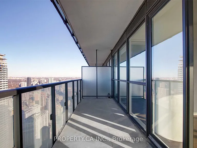 15 Grenville St #4704 — Photo 21
