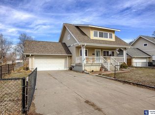 1812 Lake St, Omaha, NE 68110