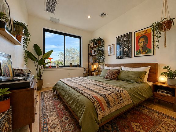 2nd image of 818 Lexington Ave APT 2B