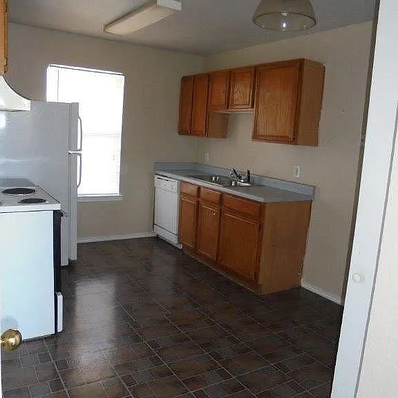 1710 Benttree Dr #B — Photo 8