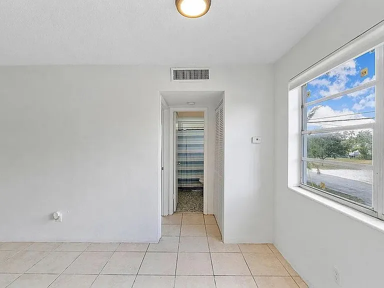 14950 N Miami Ave #6 — Photo 4