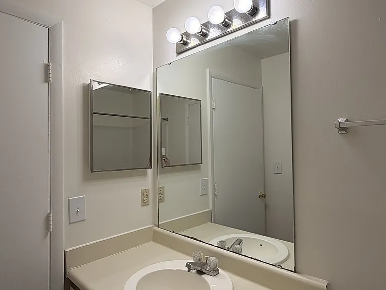 11 Hamiltons Bay Ct #CT821 — Photo 6