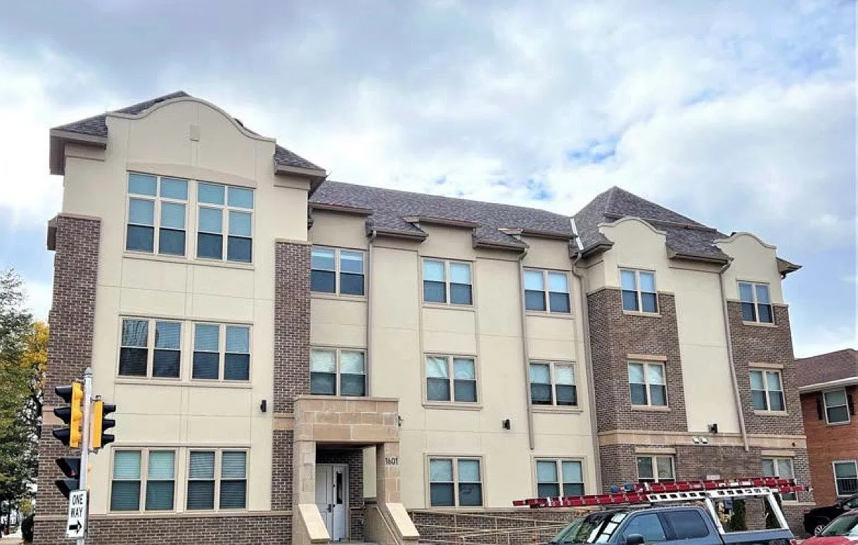 1601 West Kilbourn Avenue, Unit 1-20 — Photo 1