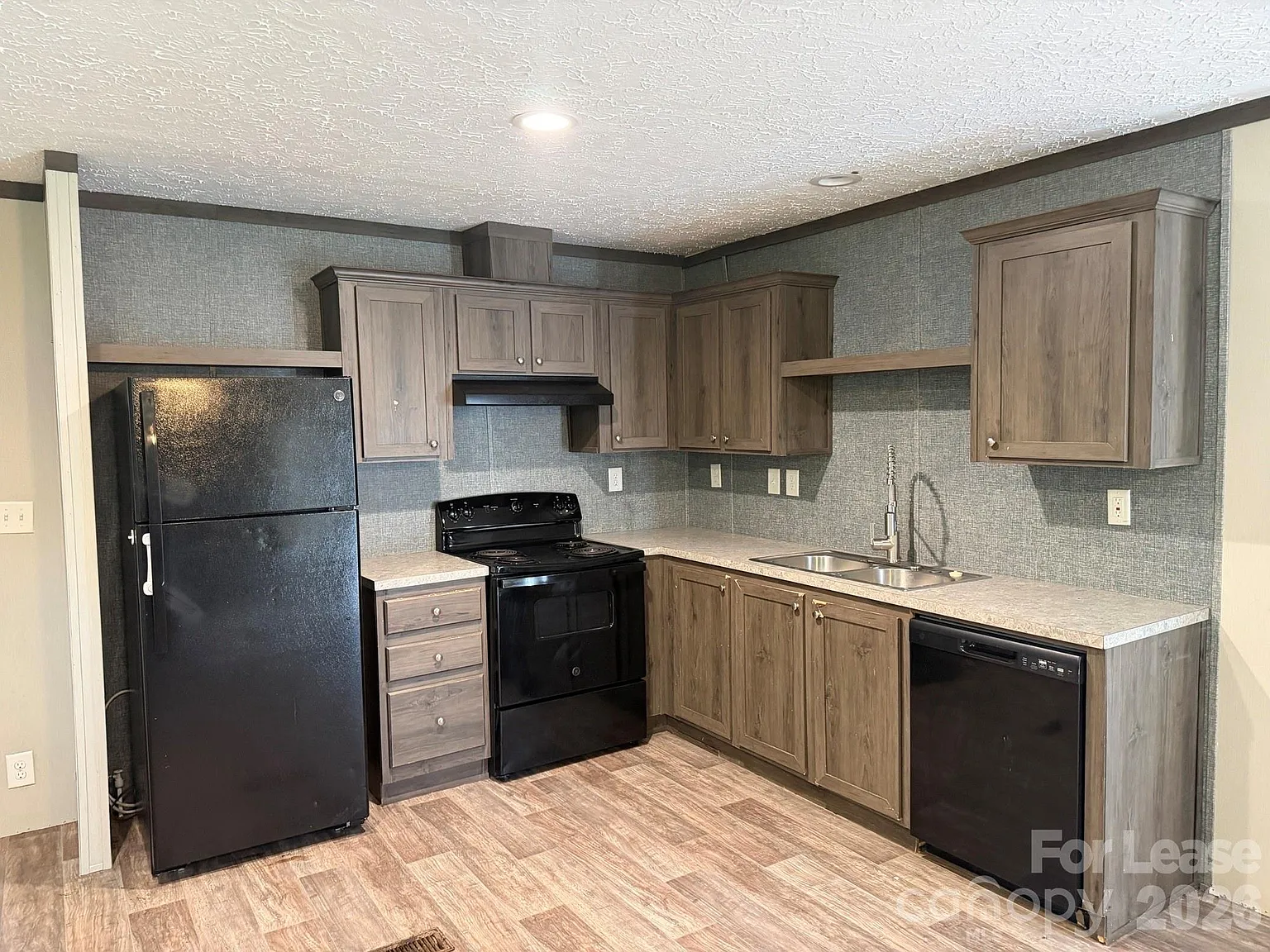 3 bed, 1074.0 bath, $1,500 — Photo 3
