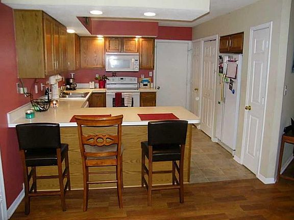 3rd image of 5728 McCloud Ct S