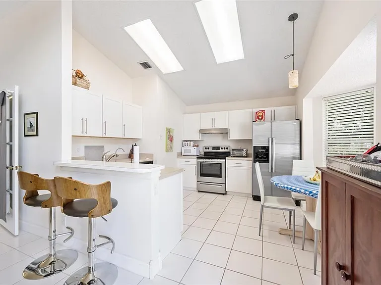 2606 Bedford Mews Dr — Photo 7