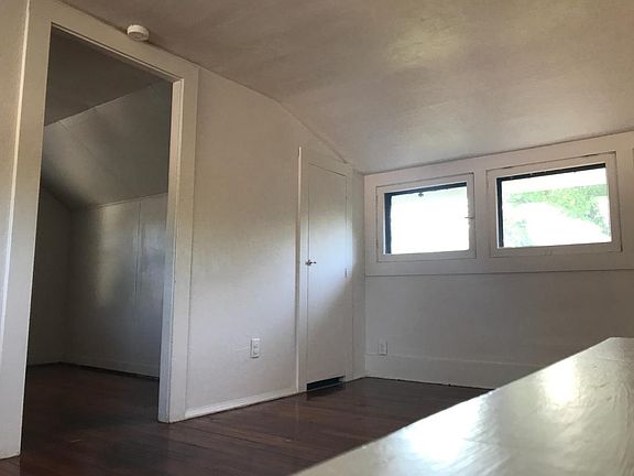 5th image of 116 Elmwood Ave