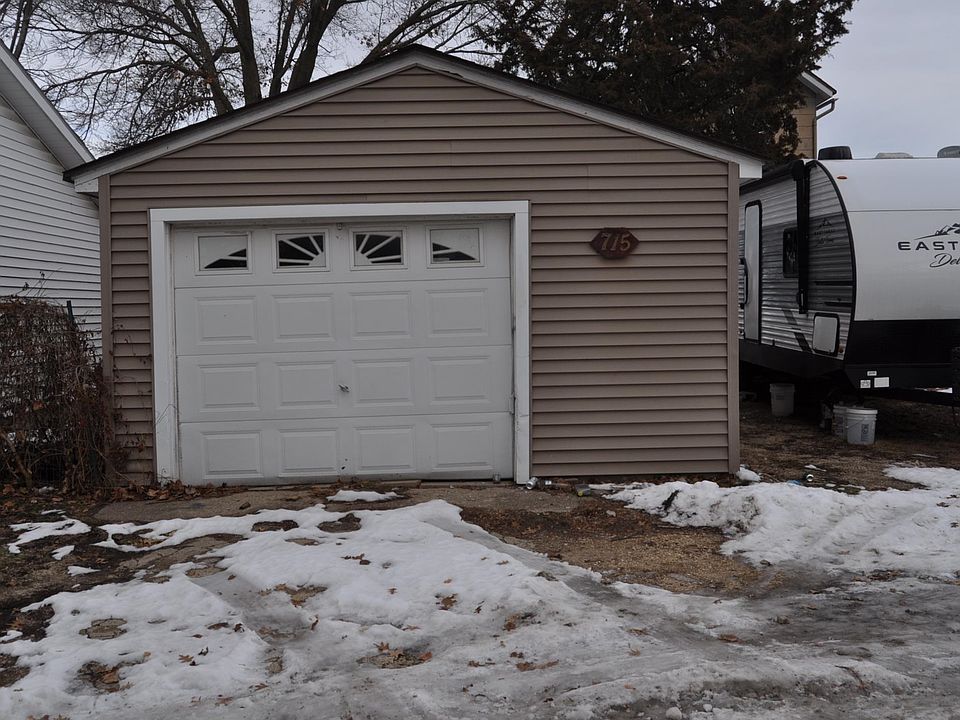 2nd image of 715 W Ringold St