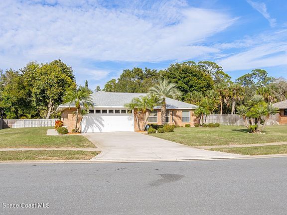 2nd image of 2446 Oakcrest Ln