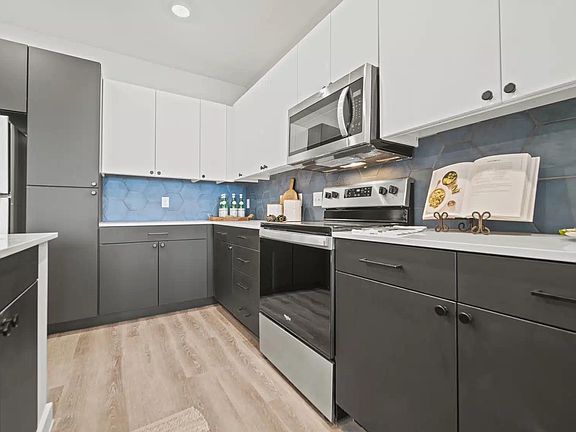 4th image of 401 W Saint Johns Ave #305