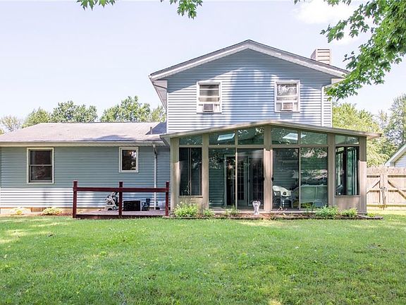 2nd image of 410 Greenwood Ct