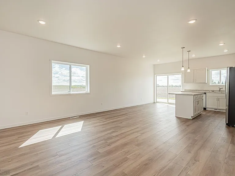 1615 5th Ave NE — Photo 19