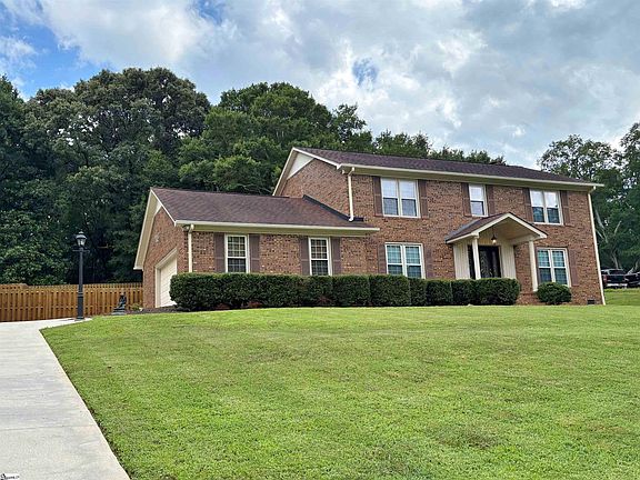 2nd image of 818 Plantation Dr