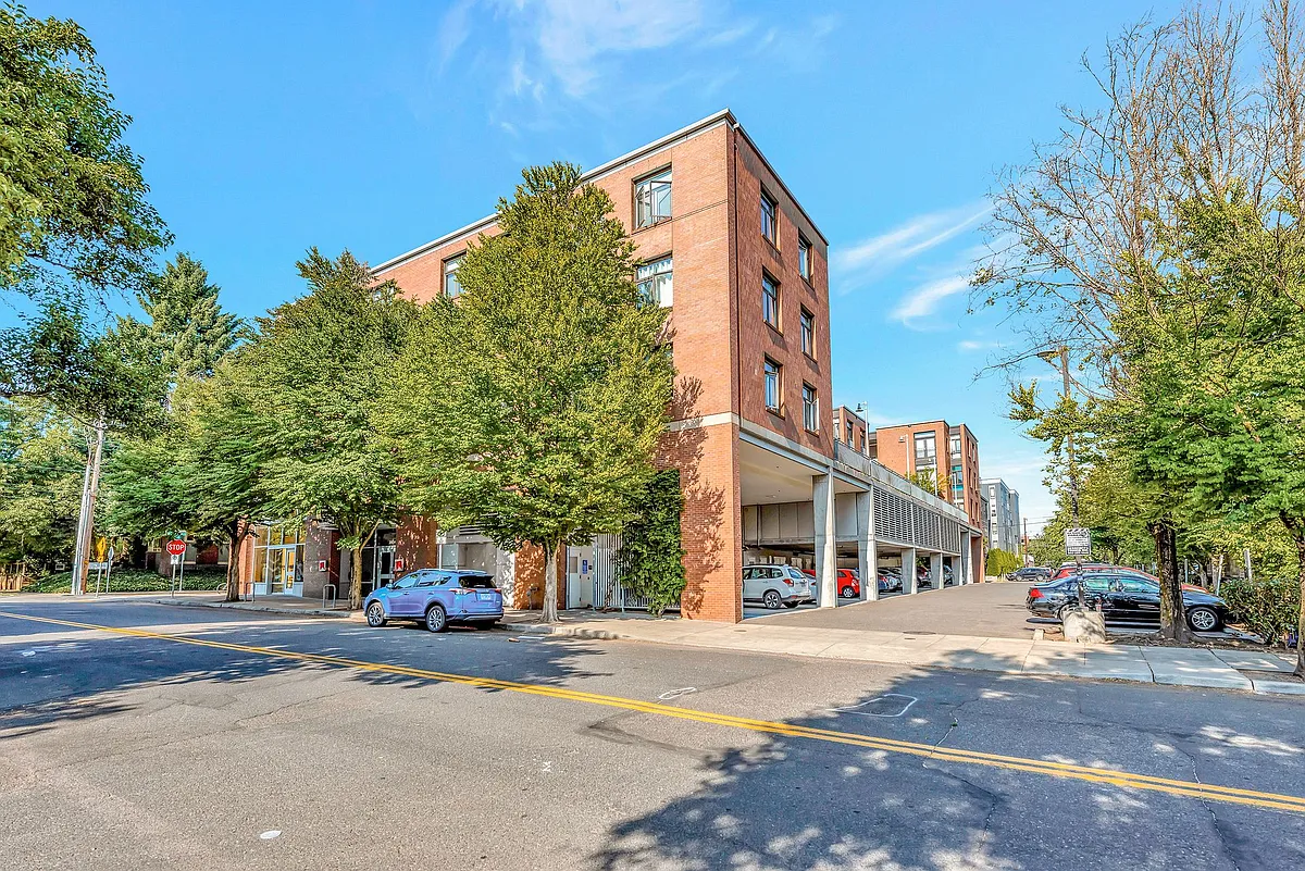 Building Photo - Bookmark Apartments