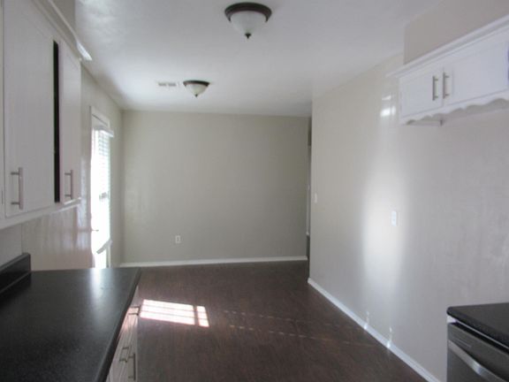 3rd image of 1500 N Southminster St